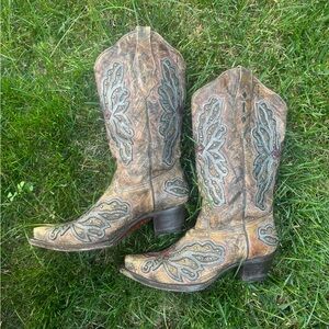 Women’s cowgirl boots - Size 8